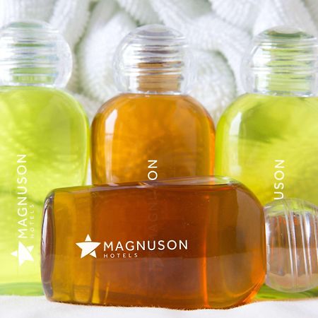 Magnuson Grand Desoto Hotel Екстериор снимка